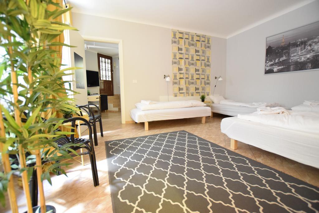 Budget Apartment By Hi5 - Revai Koz Budapest Bagian luar foto